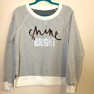 Cozy comfy gray top with white trim size medium